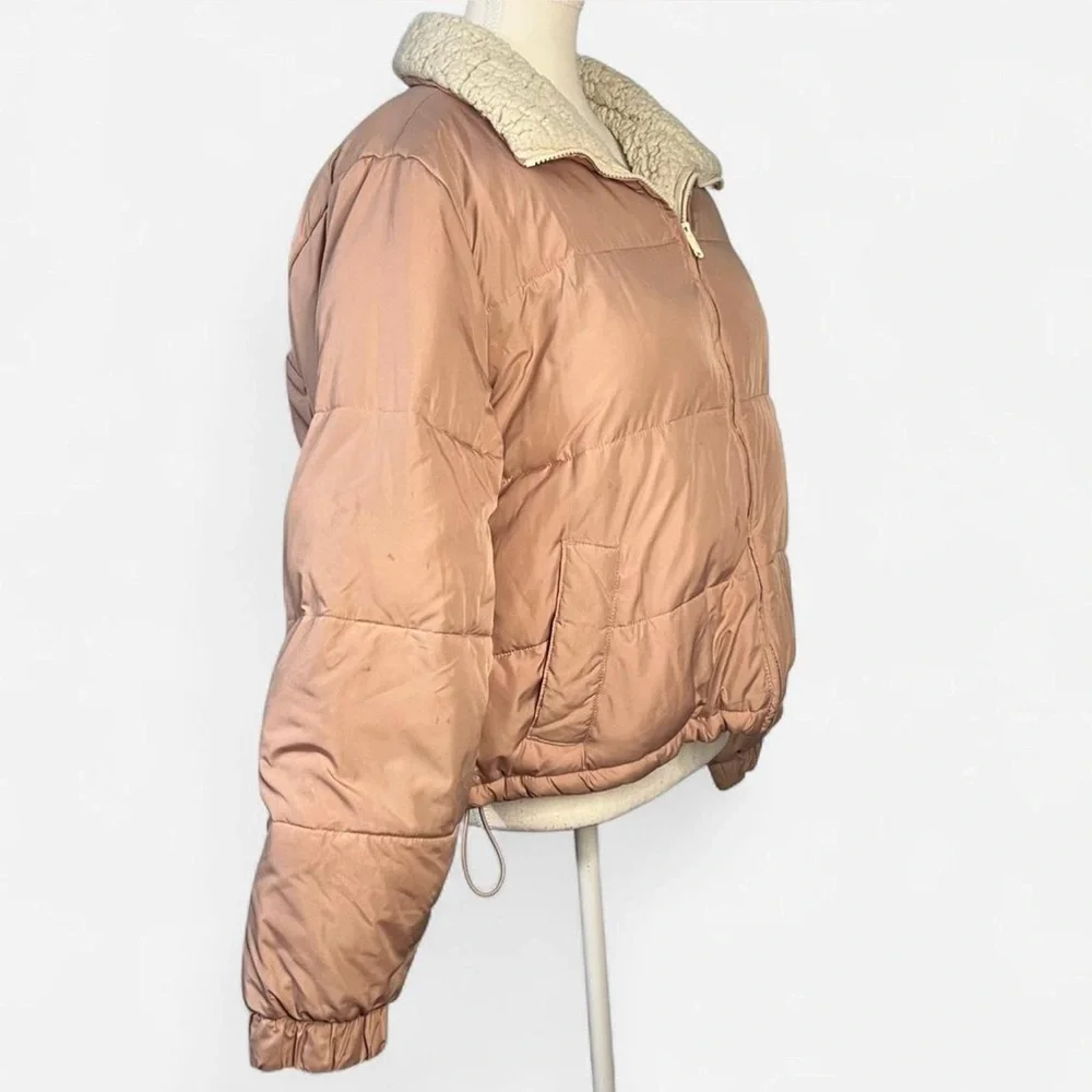 Hollister Women's pink Puffer Jacket with Sherpa Lining‎ Size Large